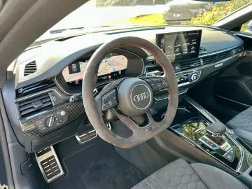 AUDI RS5 SB COMPETITION BLACK SPORTABGAS SCHALENSITZ