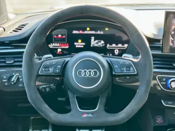 AUDI RS5 SB COMPETITION BLACK SPORTABGAS SCHALENSITZ