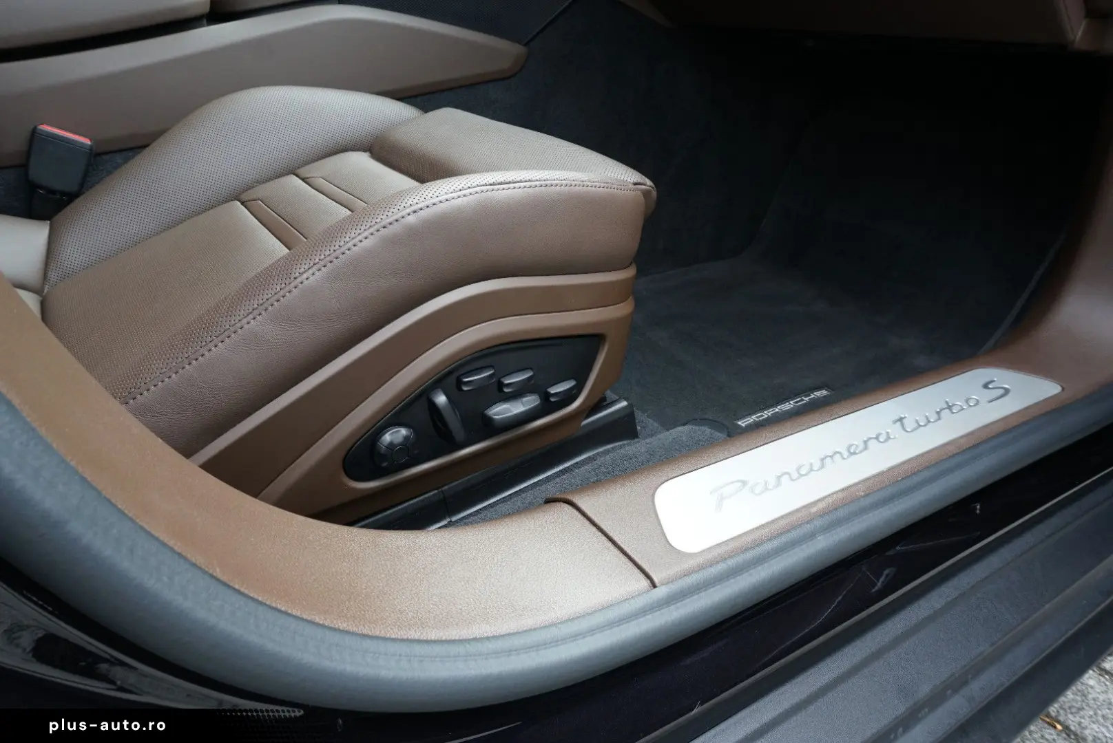PORSCHE Panamera Turbo S Pano HUD