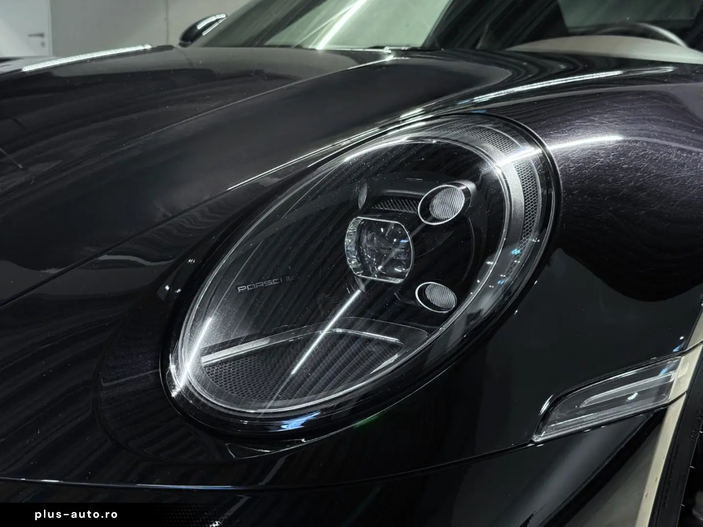 PORSCHE 992 (911) Targa 4S     BOSE