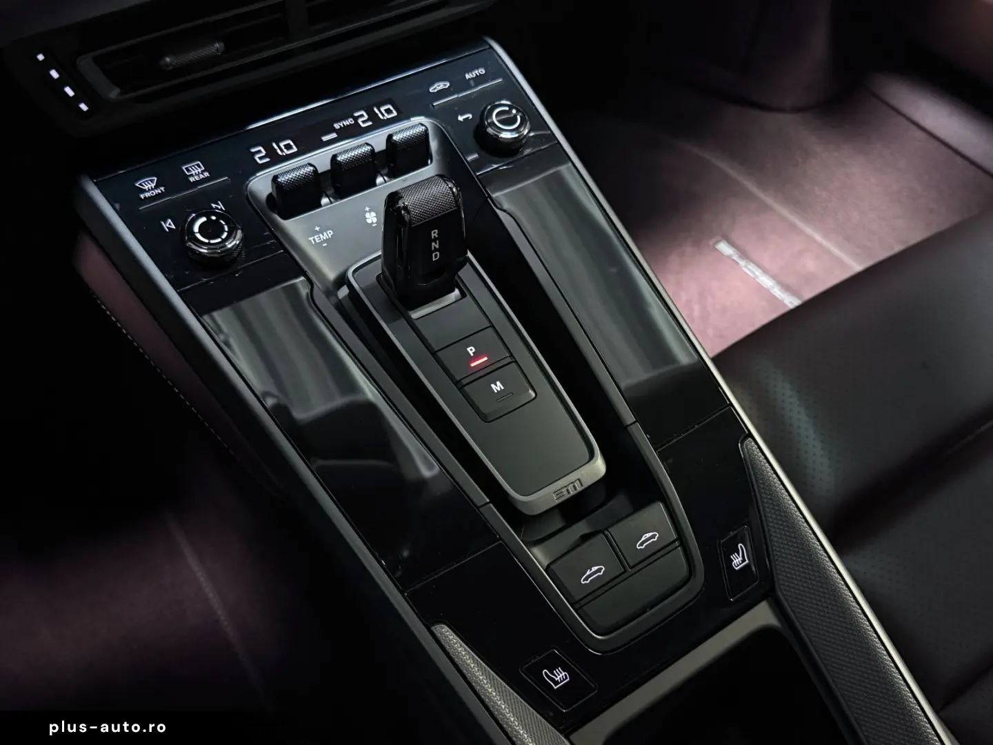 PORSCHE 992 (911) Targa 4S     BOSE