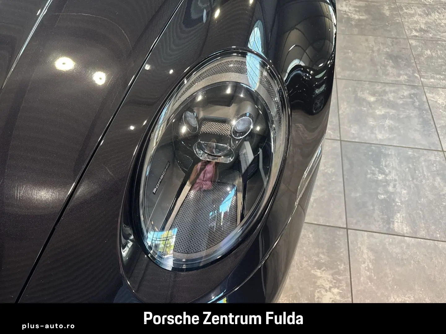 PORSCHE 992 911 Carrera 4 GTS BOSE