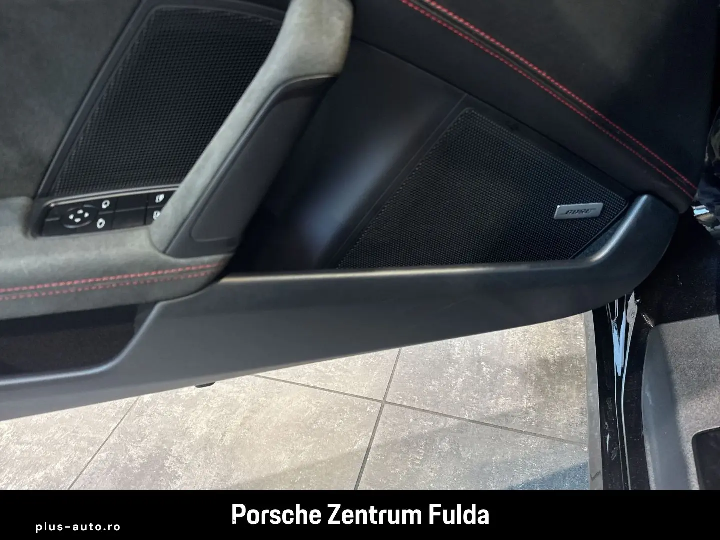 PORSCHE 992 911 Carrera 4 GTS BOSE