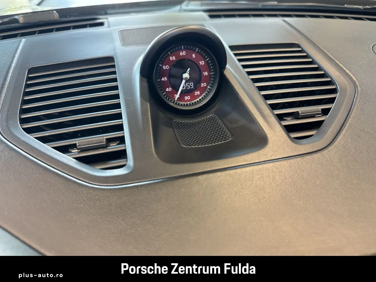 PORSCHE 992 911 Carrera 4 GTS BOSE