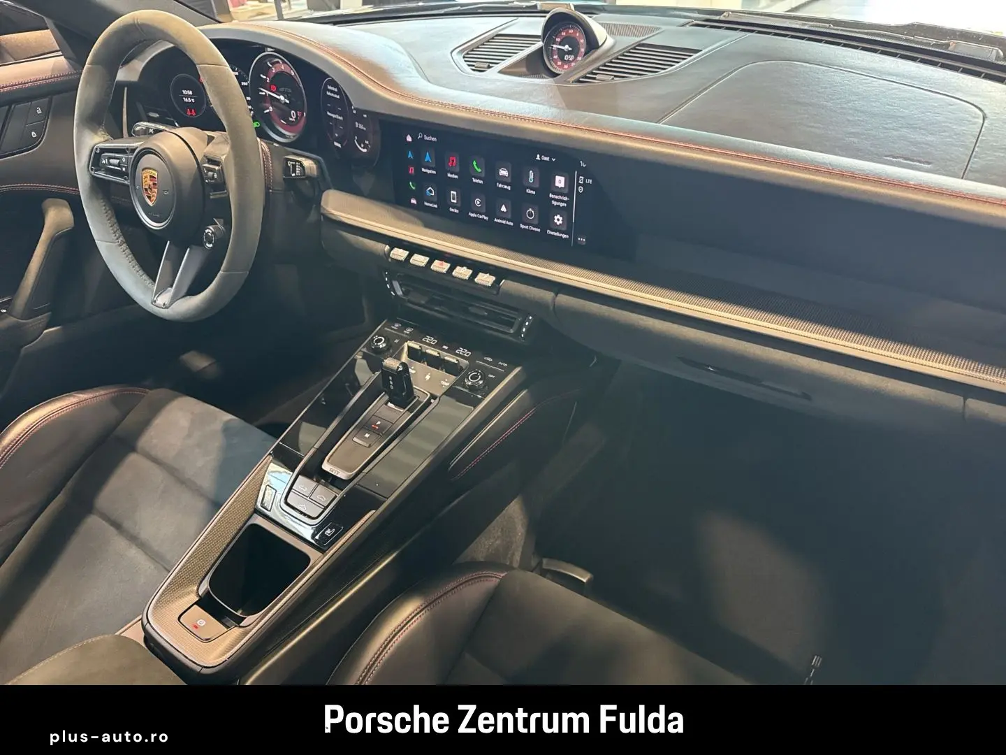 PORSCHE 992 911 Carrera 4 GTS BOSE