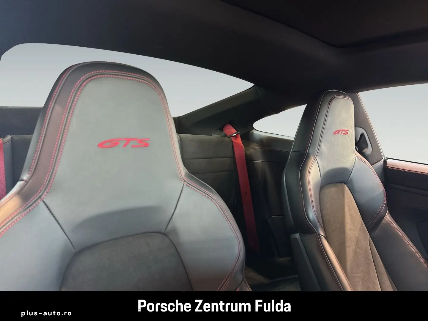 PORSCHE 992 911 Carrera 4 GTS BOSE