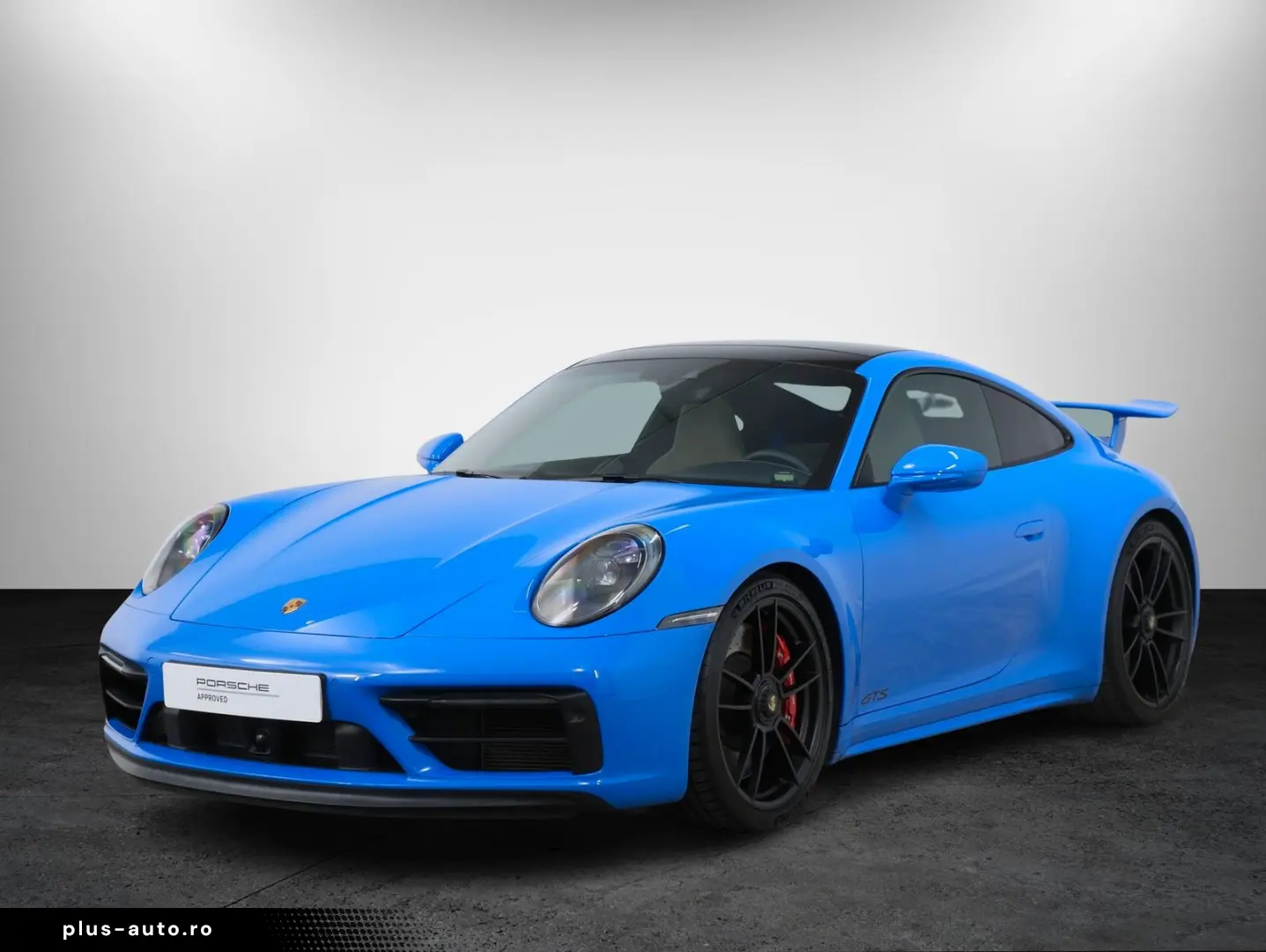 PORSCHE 911 Carrera 4 GTS