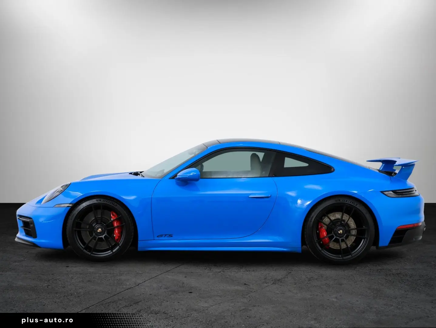 PORSCHE 911 Carrera 4 GTS