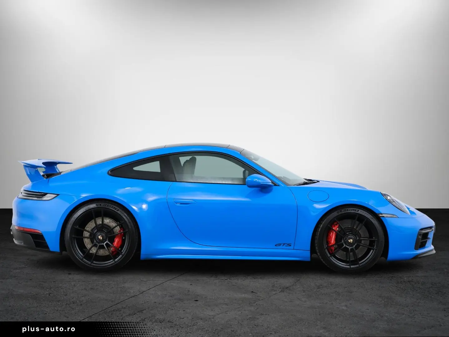 PORSCHE 911 Carrera 4 GTS