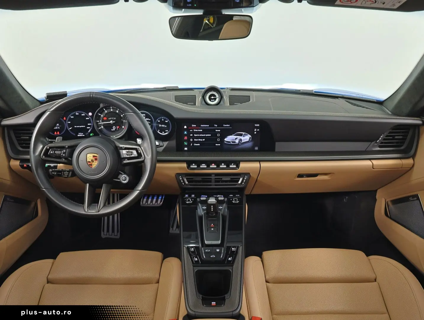 PORSCHE 911 Carrera 4 GTS