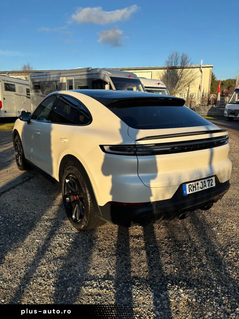 PORSCHE Cayenne Coupe GTS   Carbon-Leichtbau Vollausst.