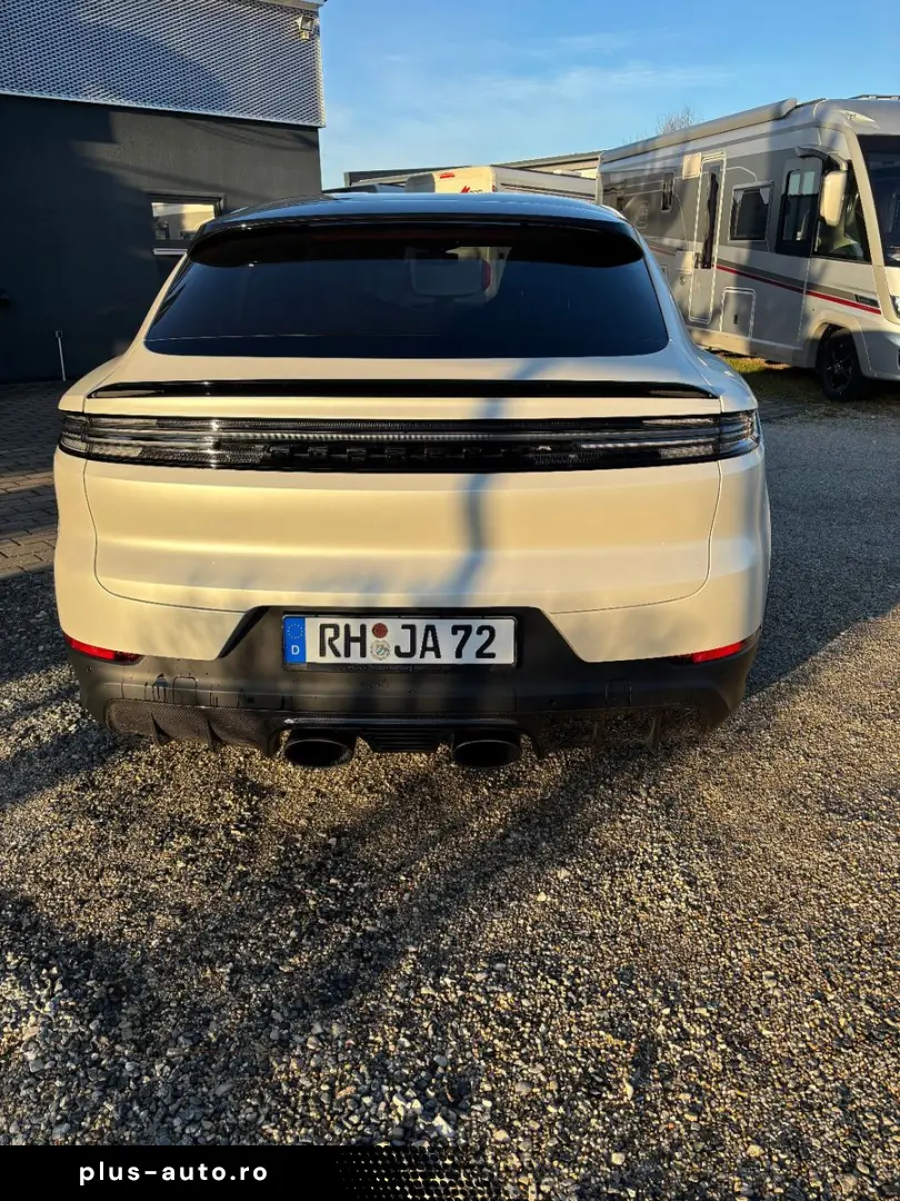PORSCHE Cayenne Coupe GTS   Carbon-Leichtbau Vollausst.