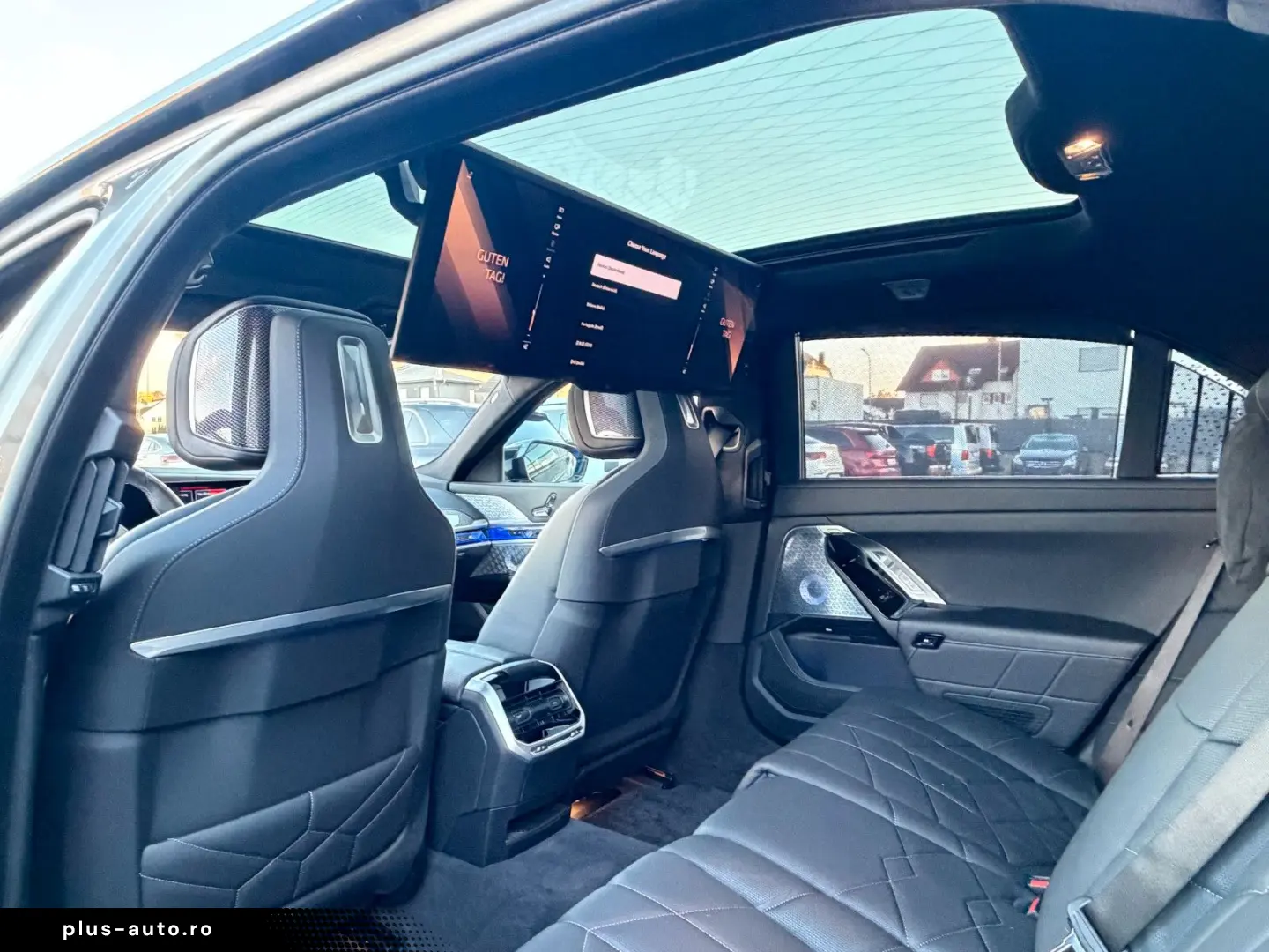 BMW M760e xDrive Individual TV SkyLounge