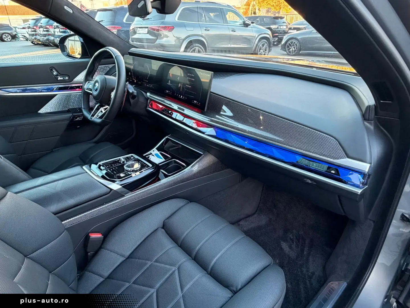 BMW M760e xDrive Individual TV SkyLounge