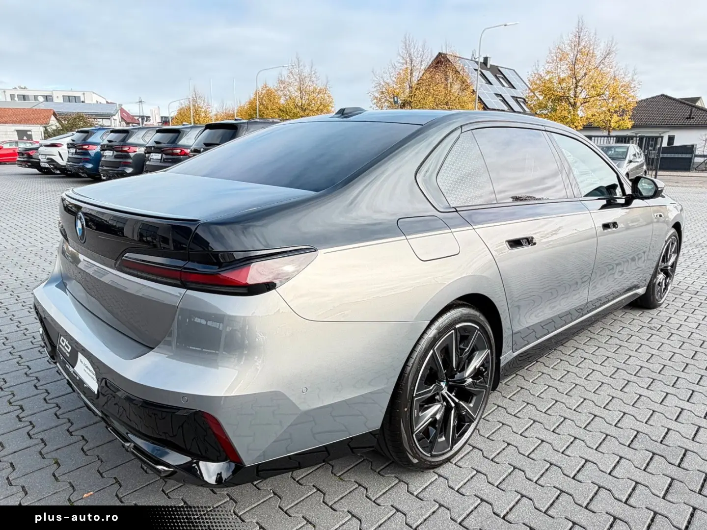 BMW M760e xDrive Individual TV SkyLounge