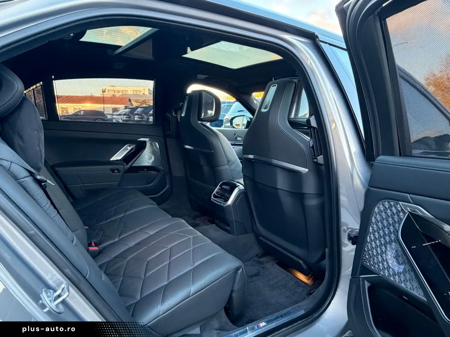 BMW M760e xDrive Individual TV SkyLounge