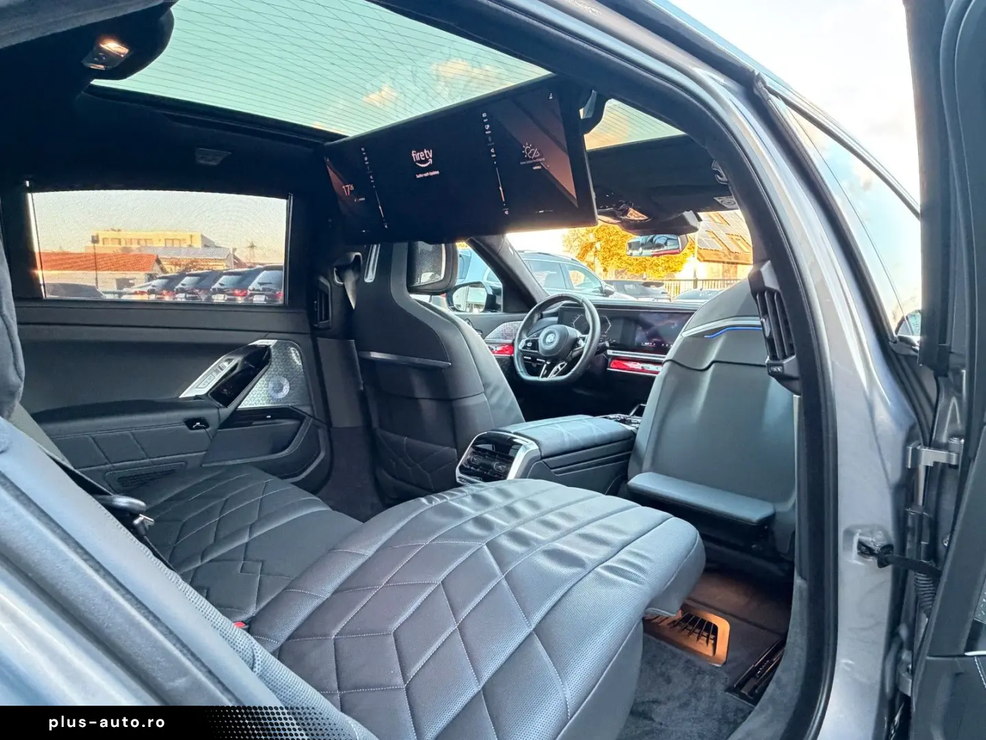 BMW M760e xDrive Individual TV SkyLounge