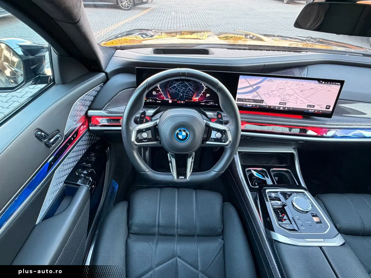 BMW M760e xDrive Individual TV SkyLounge