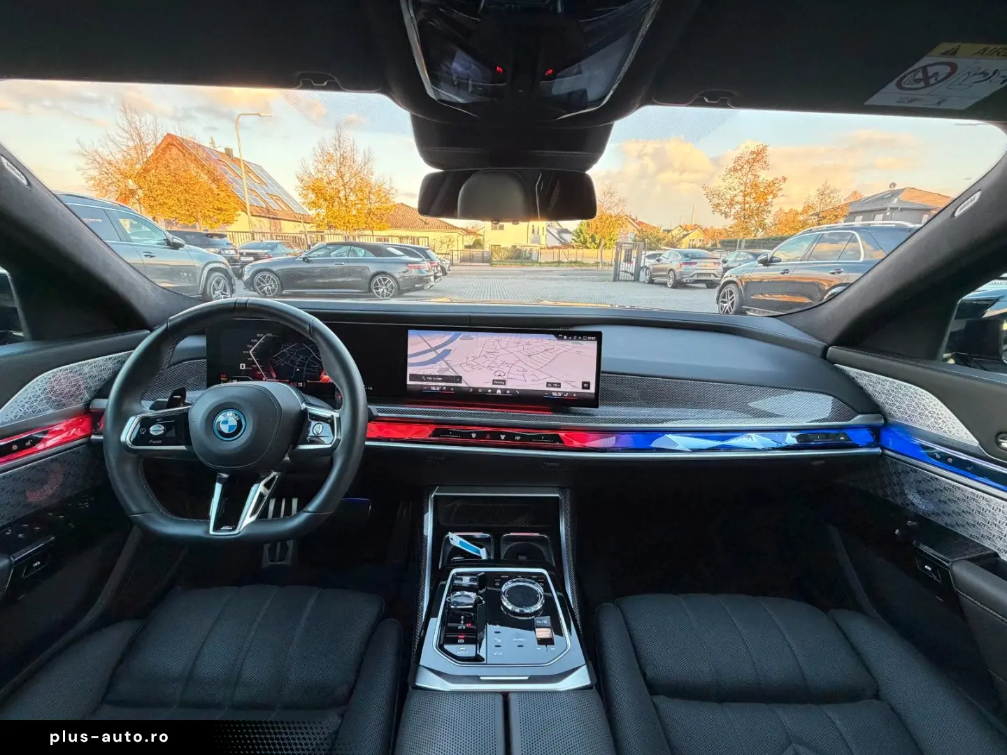 BMW M760e xDrive Individual TV SkyLounge