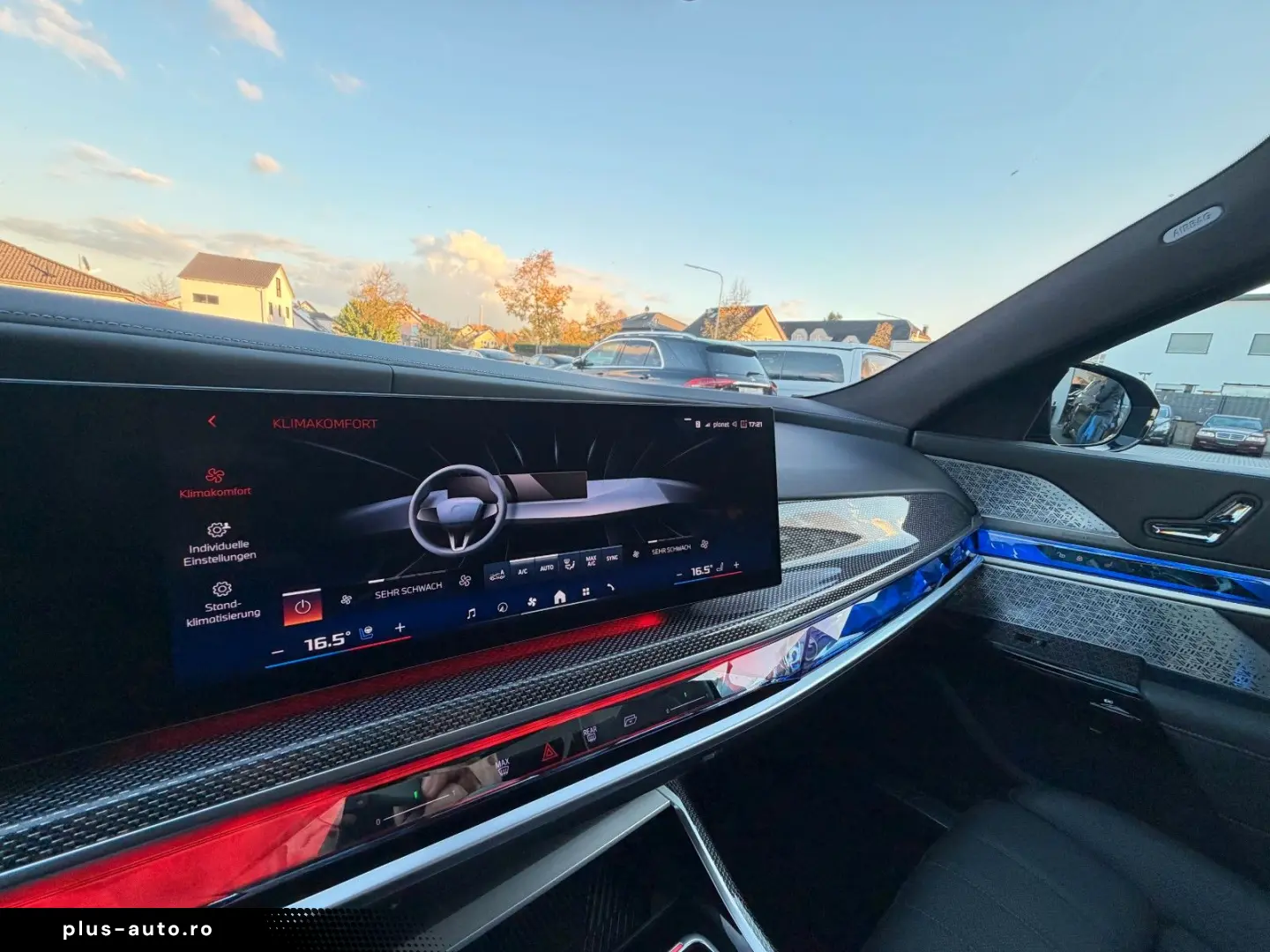 BMW M760e xDrive Individual TV SkyLounge