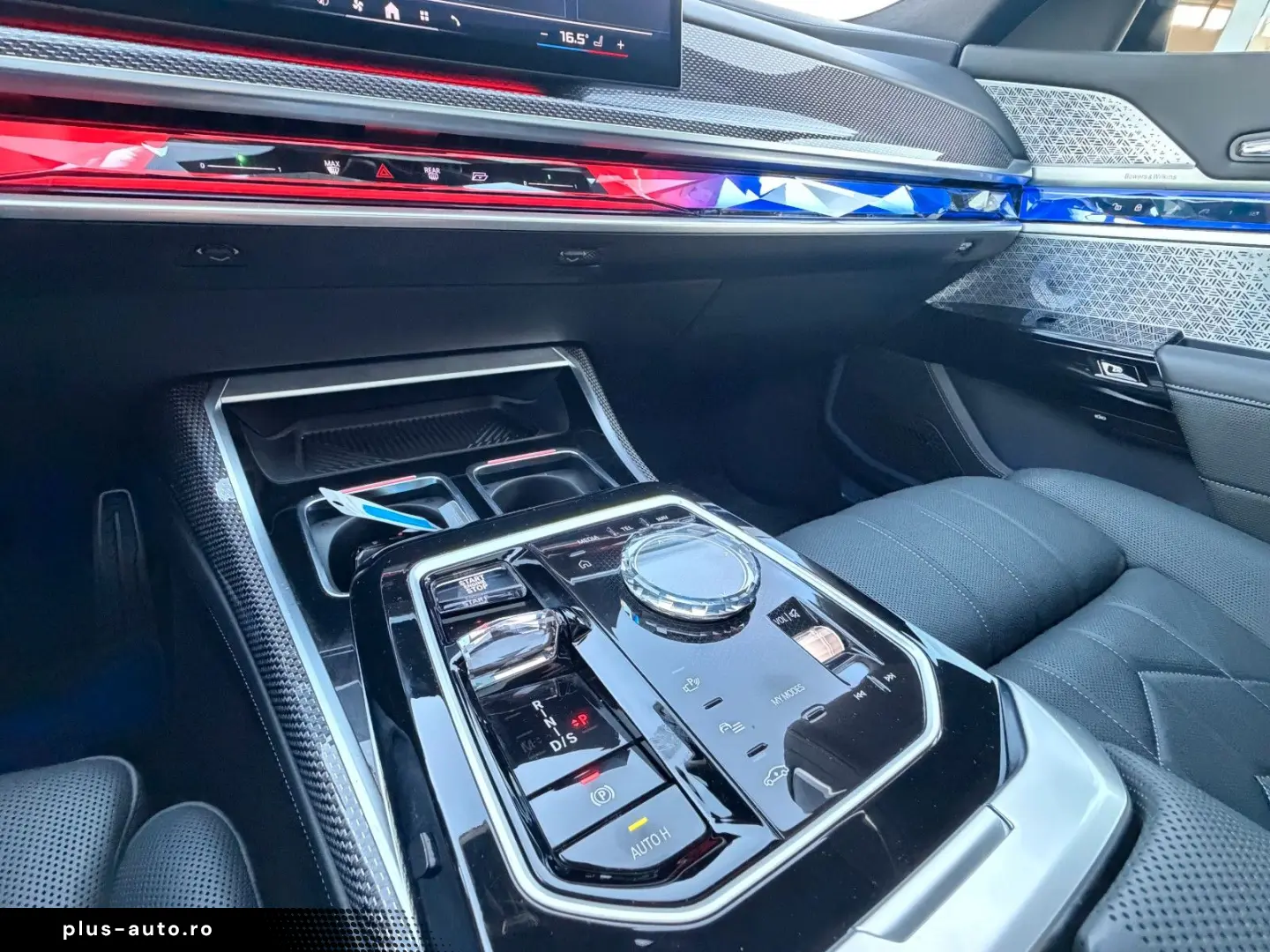 BMW M760e xDrive Individual TV SkyLounge