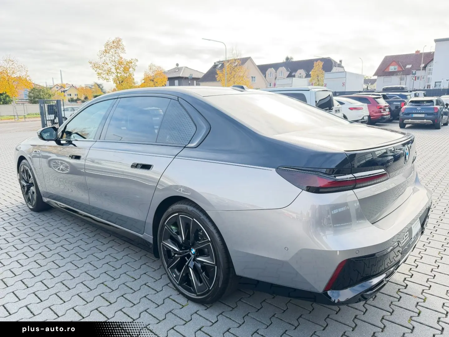 BMW M760e xDrive Individual TV SkyLounge