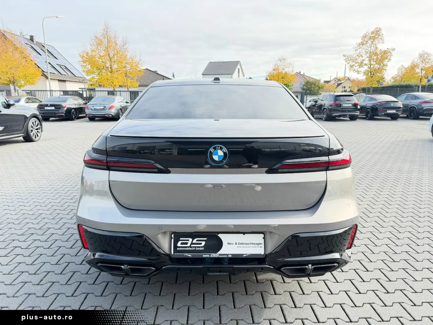 BMW M760e xDrive Individual TV SkyLounge