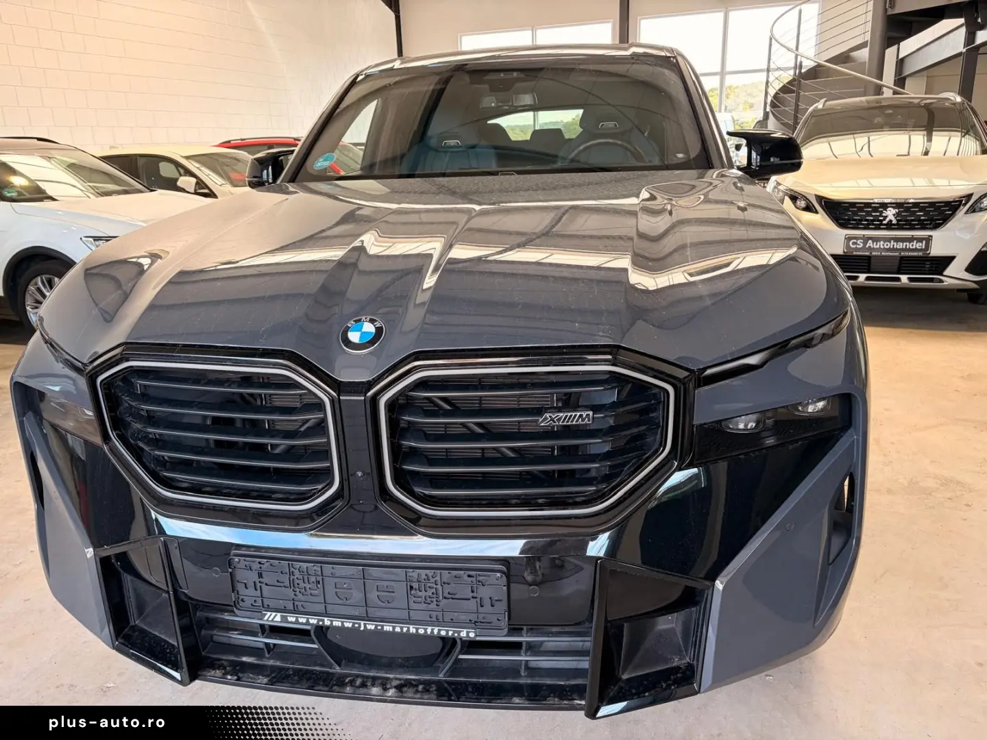 BMW XM 50e Individual B&W Massage 23