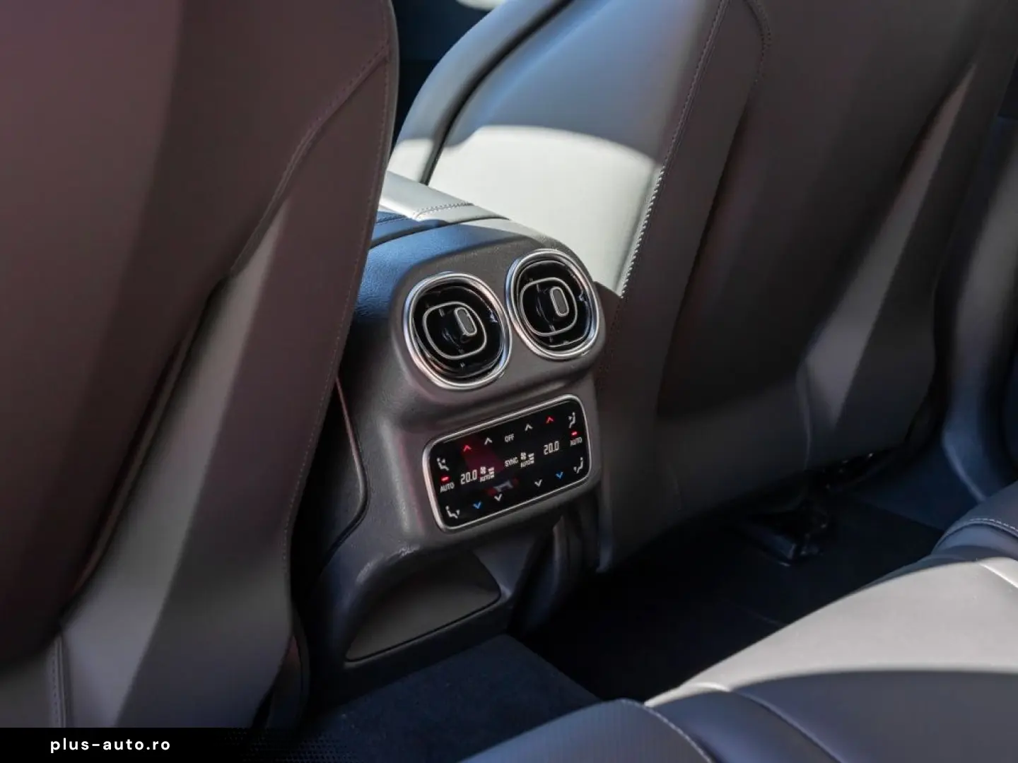 MERCEDES-AMG GLC 63s E PERFORMANCE Coupé  Pano Burm3D