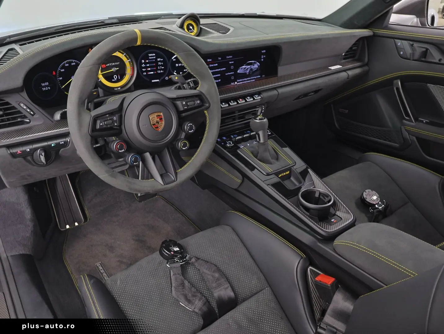PORSCHE 911 GT3 RS