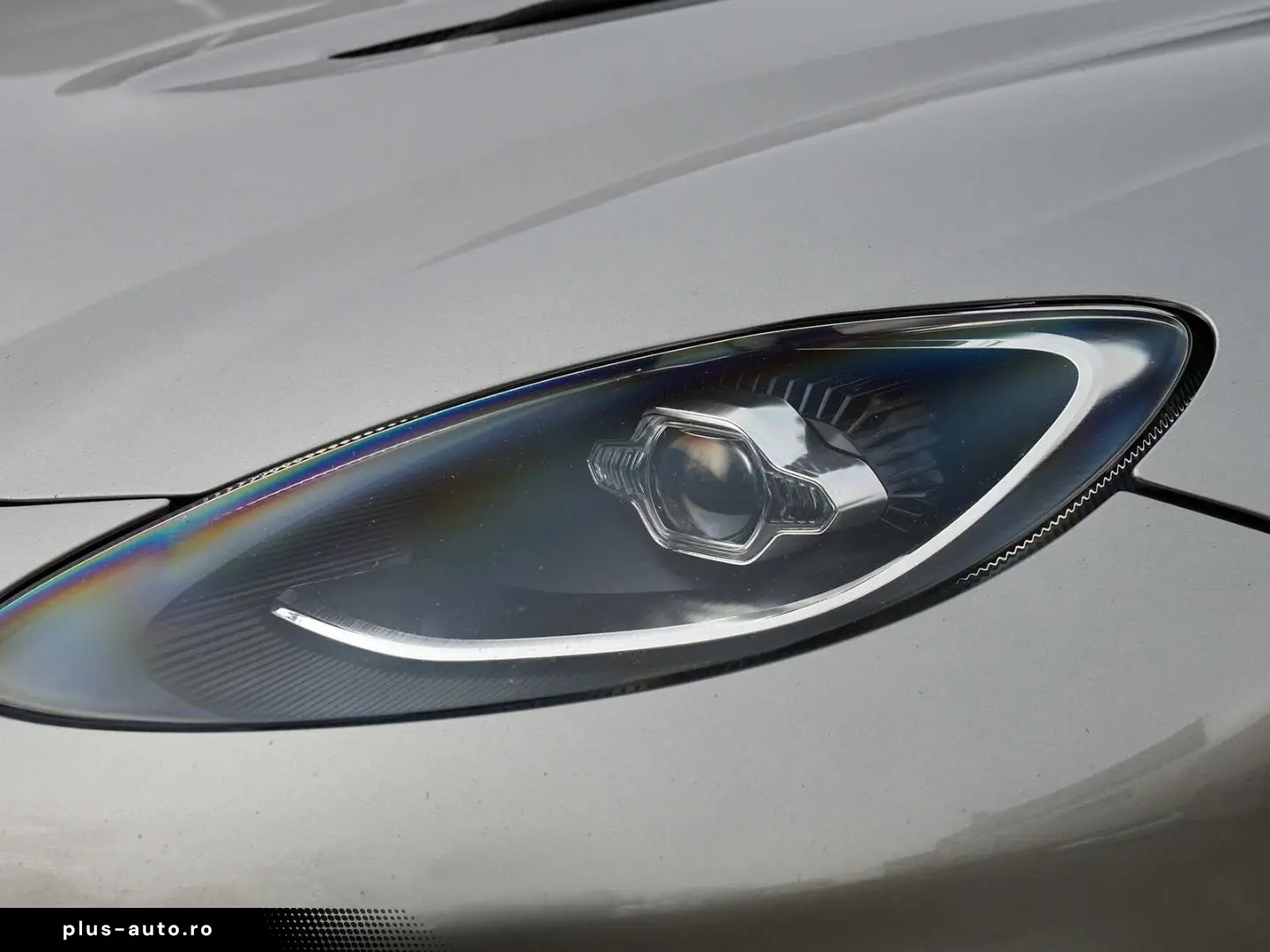 ASTON MARTIN DBX 707 Aluminite Silver   Onyx Black