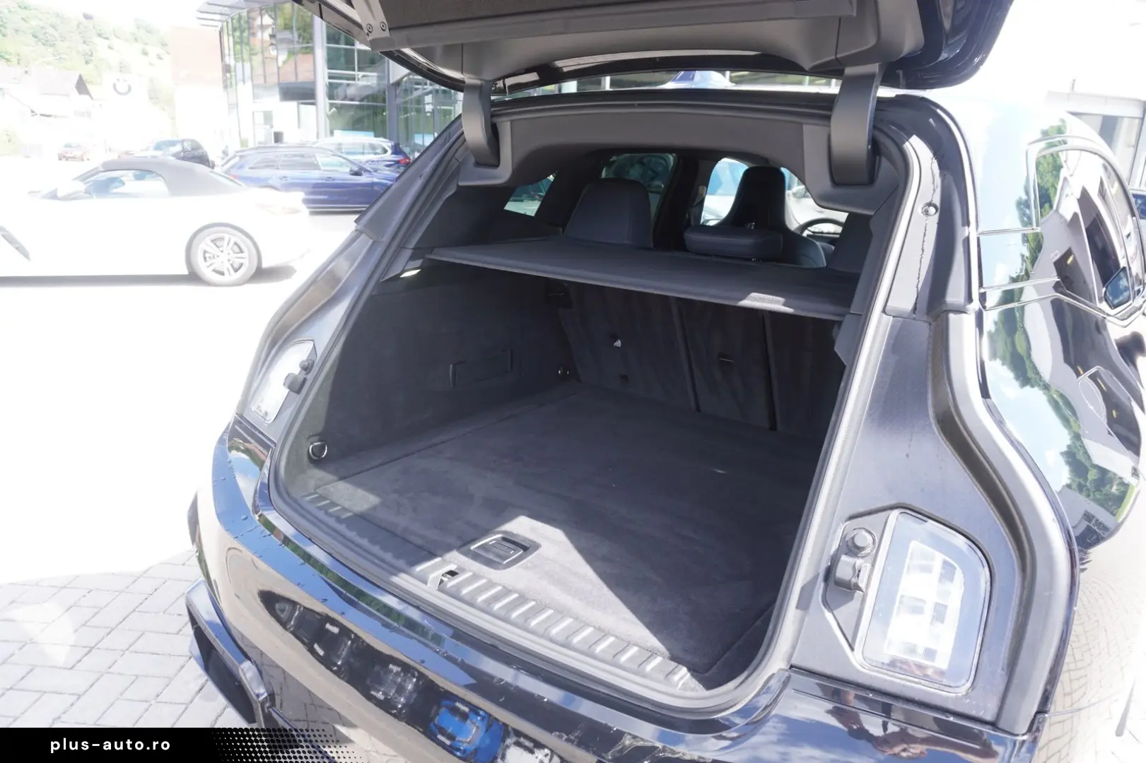 BMW iX xDrive60 M Sport_HeadUp_ACC