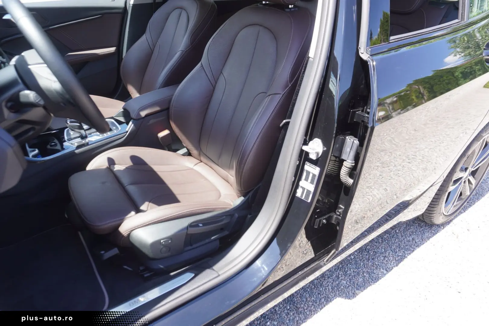 BMW iX xDrive60 M Sport_HeadUp_ACC