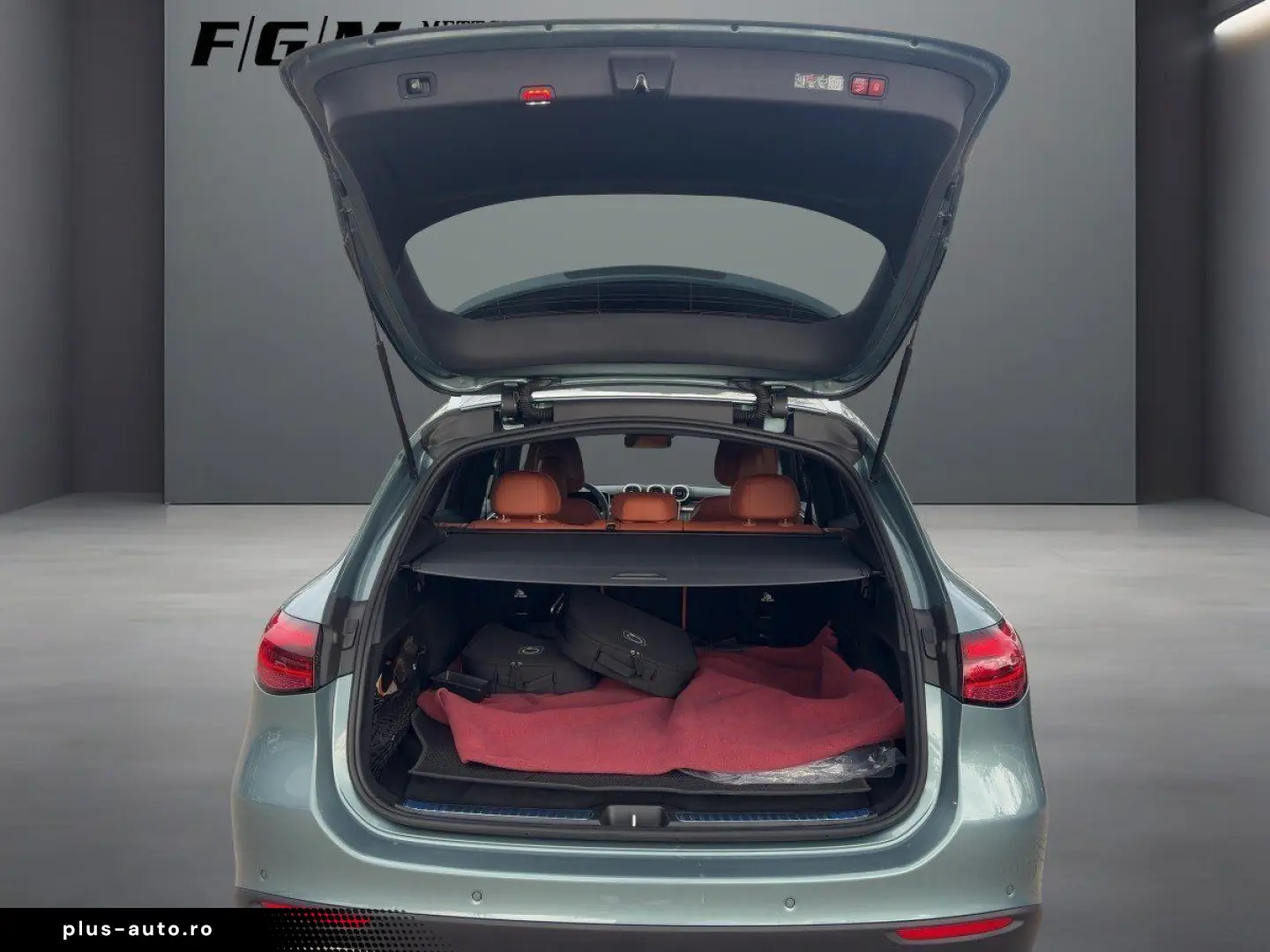 MERCEDES-BENZ GLC 300de AVANTGARDE_ACC_360_BURMESTER