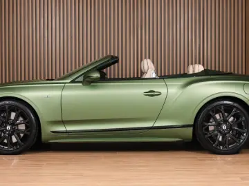 BENTLEY CONTINENTAL GTC-780HP-FIRST-EDITION-MULLINER