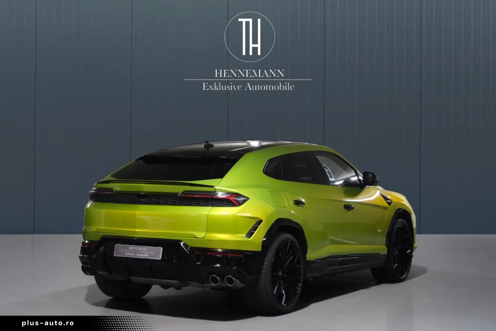LAMBORGHINI Urus SE 4.0 V8_Akrapovic_B&O_Panoramic