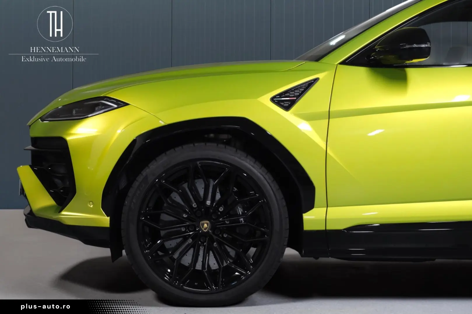 LAMBORGHINI Urus SE 4.0 V8_Akrapovic_B&O_Panoramic