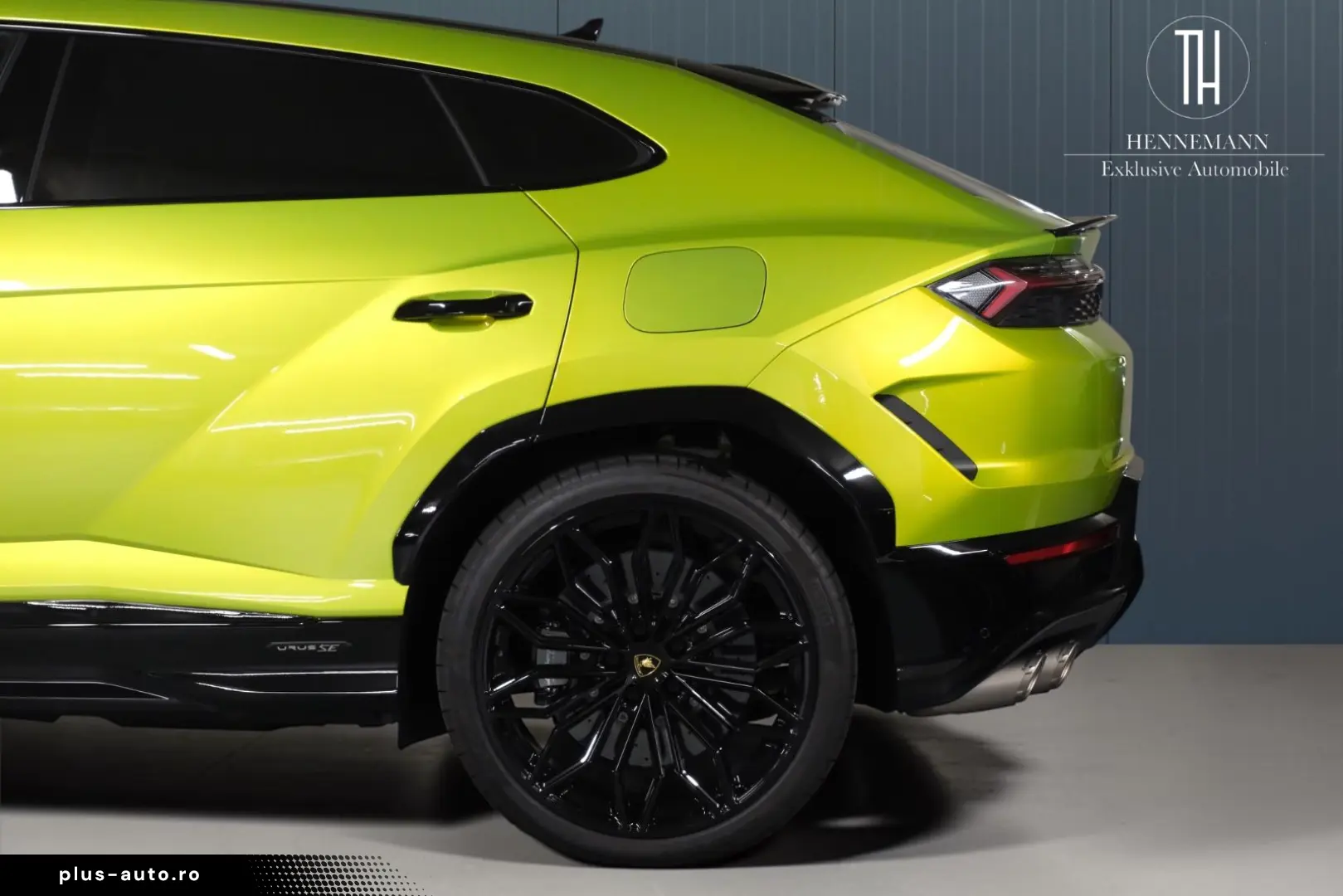 LAMBORGHINI Urus SE 4.0 V8_Akrapovic_B&O_Panoramic
