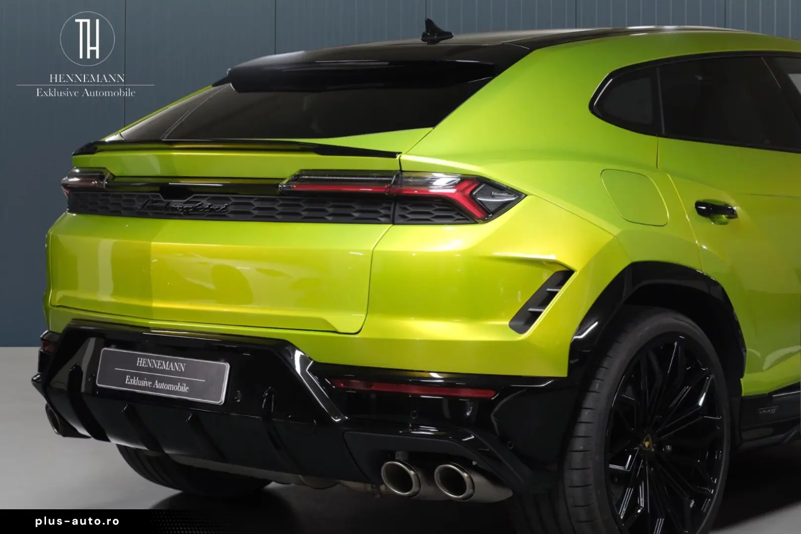 LAMBORGHINI Urus SE 4.0 V8_Akrapovic_B&O_Panoramic