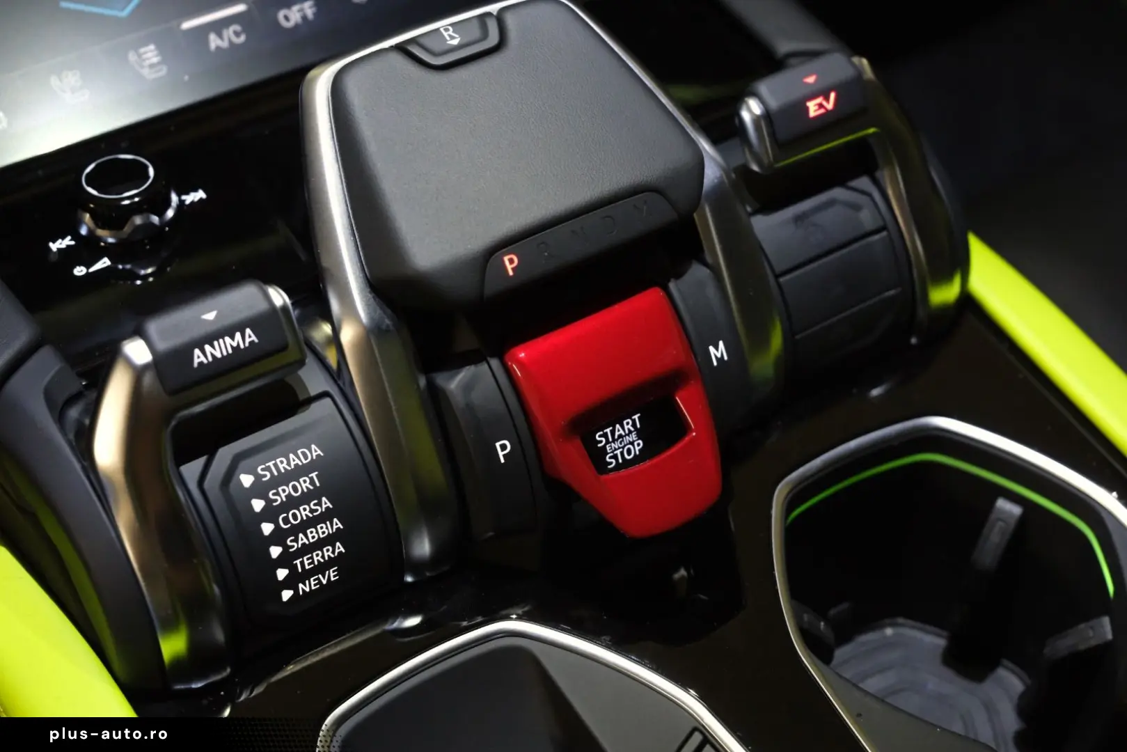 LAMBORGHINI Urus SE 4.0 V8_Akrapovic_B&O_Panoramic