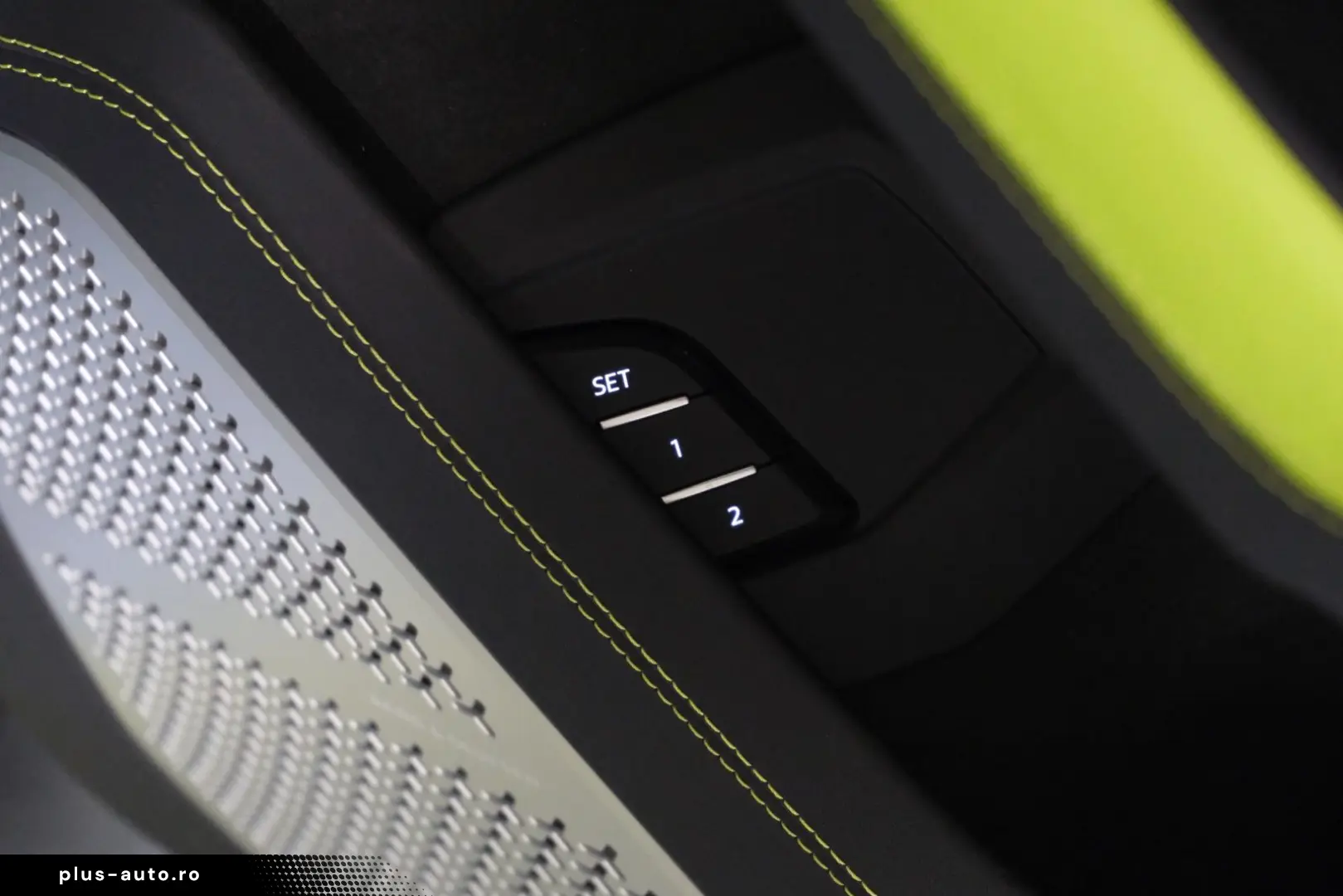LAMBORGHINI Urus SE 4.0 V8_Akrapovic_B&O_Panoramic