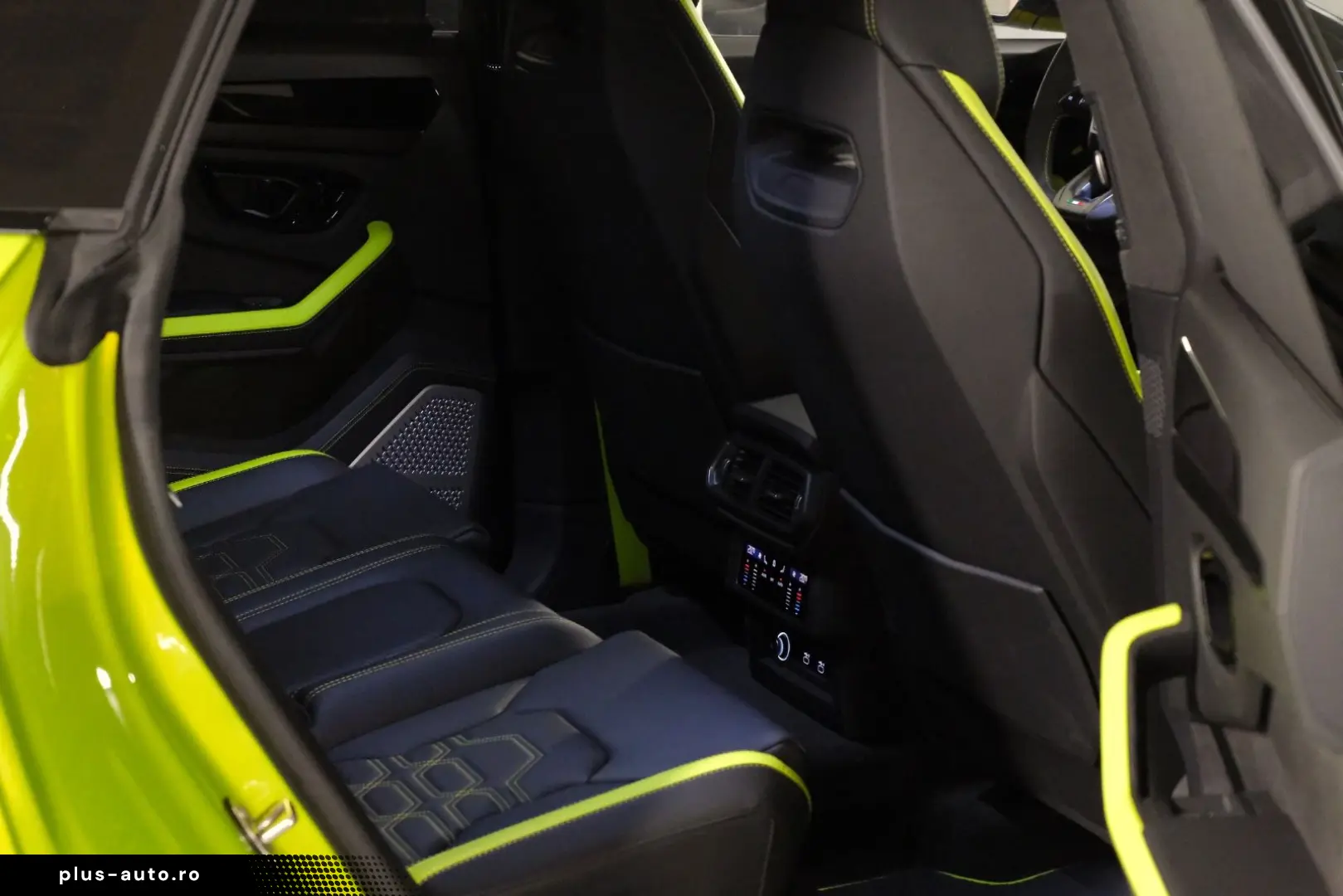 LAMBORGHINI Urus SE 4.0 V8_Akrapovic_B&O_Panoramic