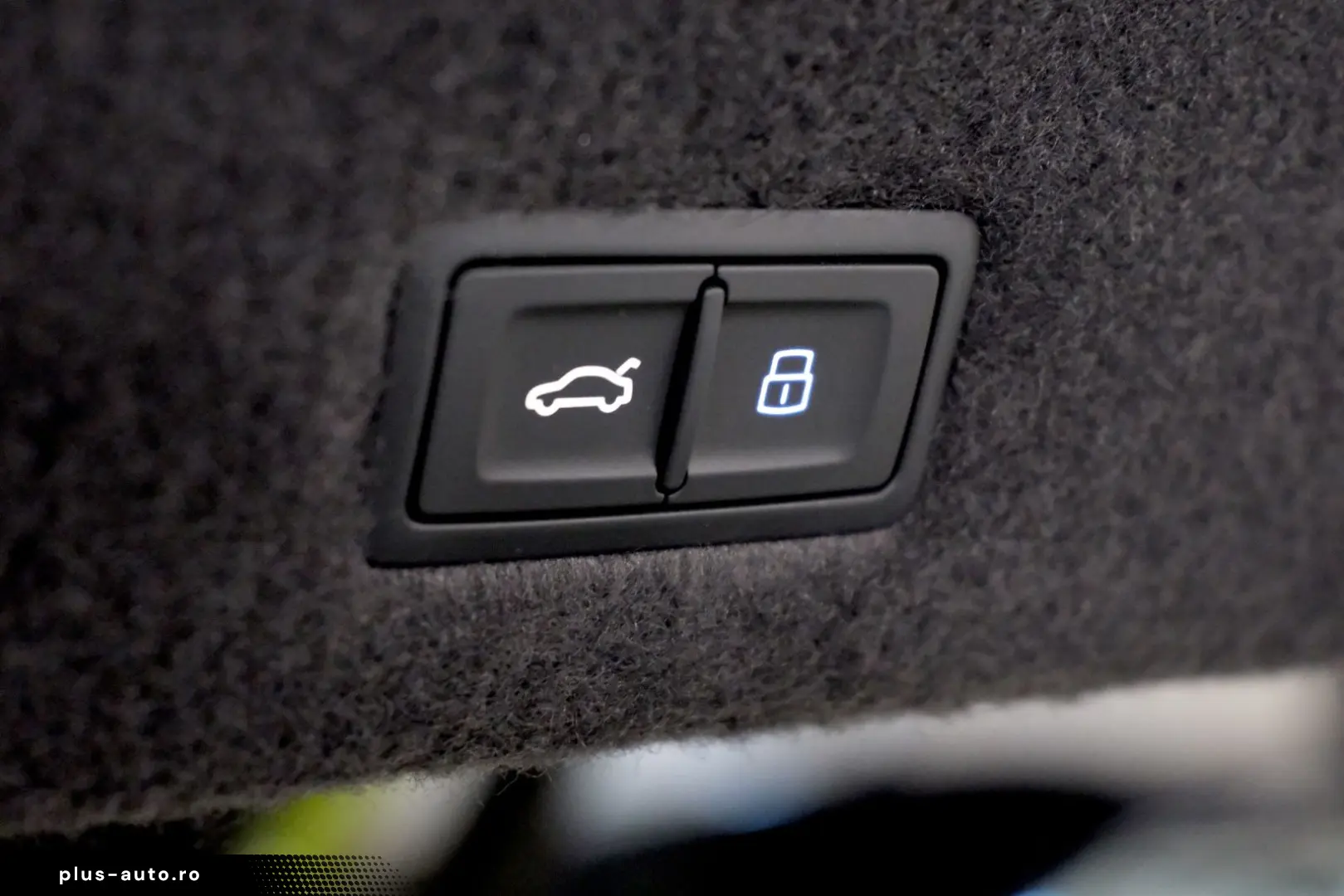 LAMBORGHINI Urus SE 4.0 V8_Akrapovic_B&O_Panoramic