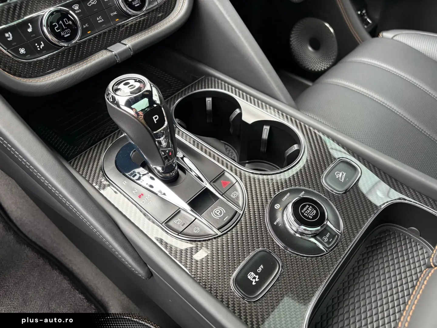 BENTLEY Bentayga Speed V8_MidnightEmerald_MY2026