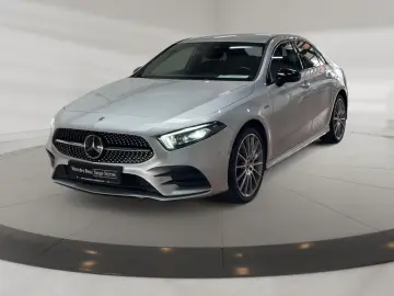 MERCEDES-BENZ A 250 e Limousine AMG AMG MBUX MBeam Night AHK