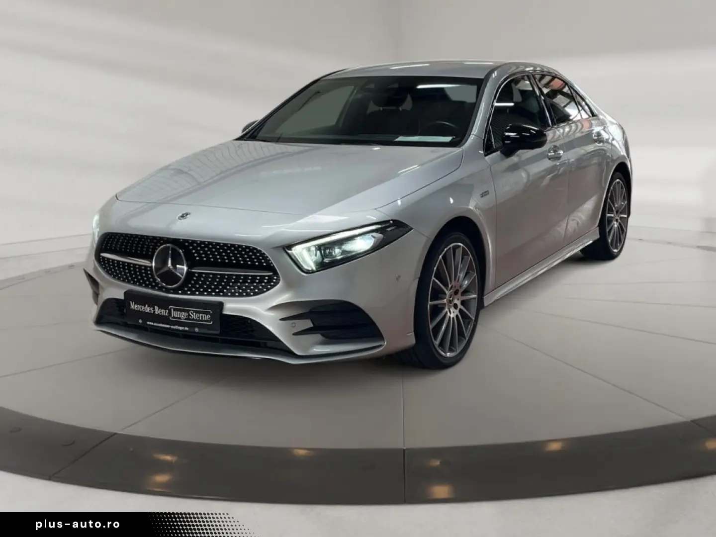 MERCEDES-BENZ A 250 e Limousine AMG AMG MBUX MBeam Night AHK