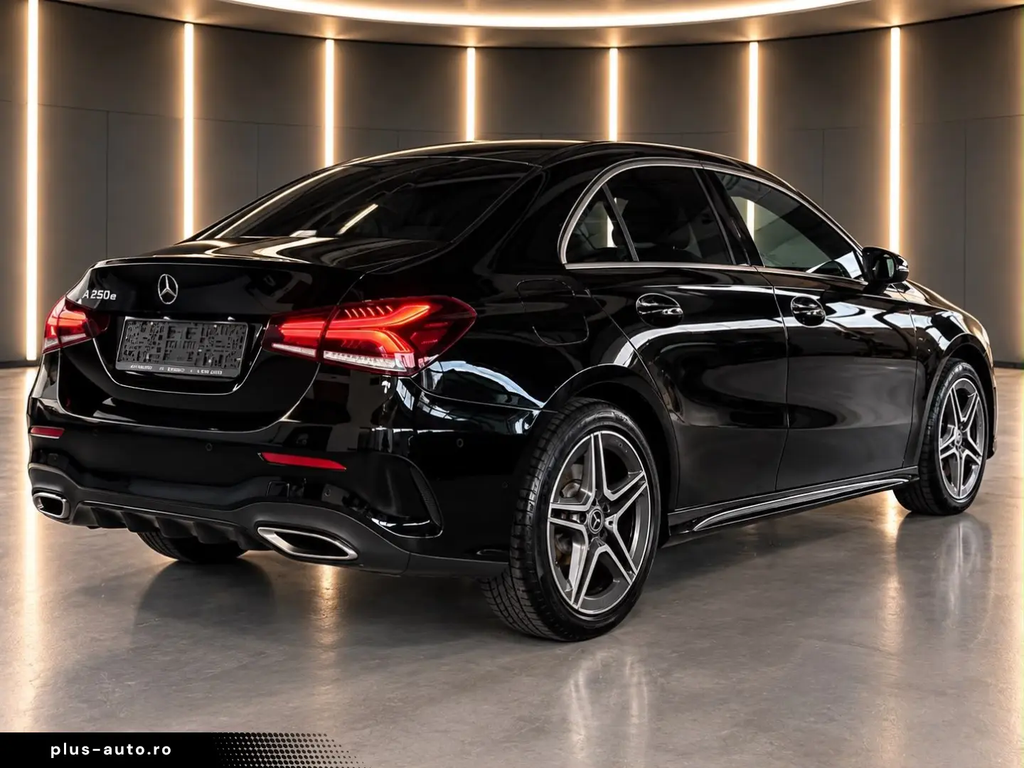 MERCEDES-BENZ A 250 e Limousine AMG-Line
