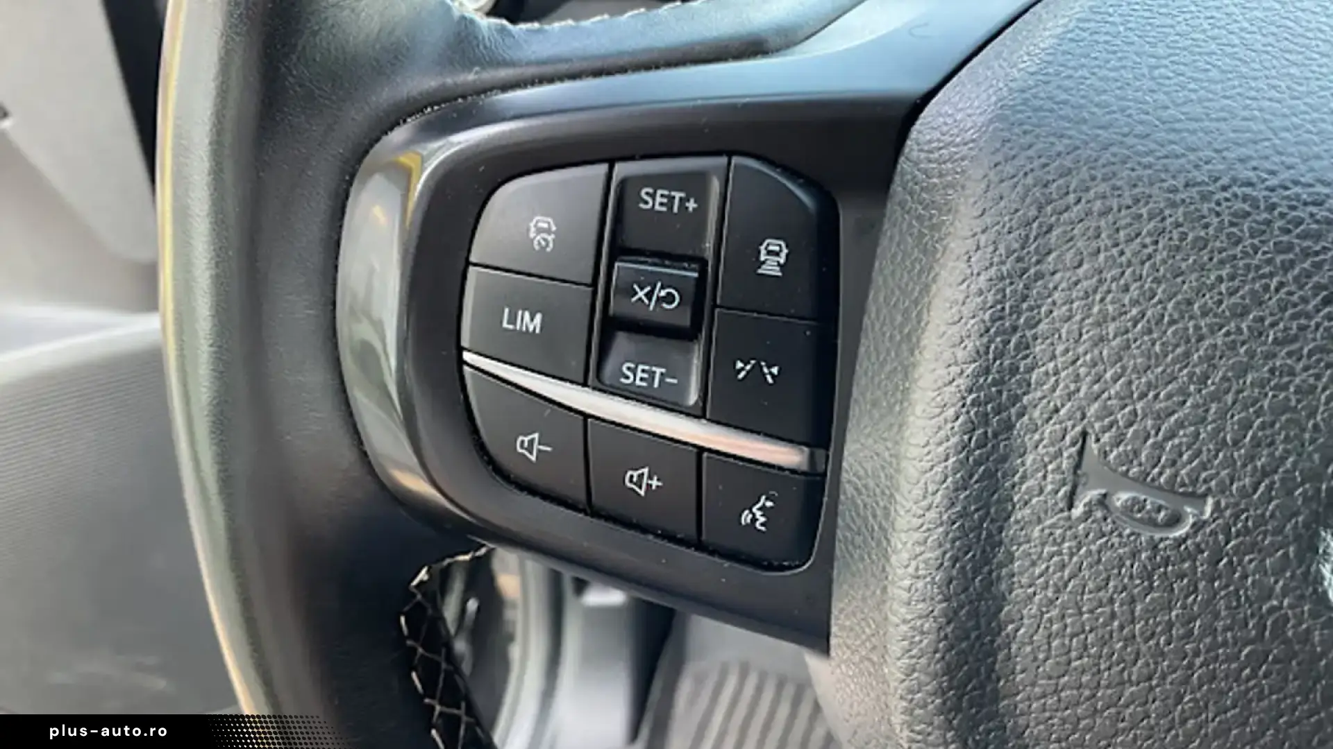 FORD RANGER PLATINUM MATRIX LED 360  TECHNOLOGY PACK