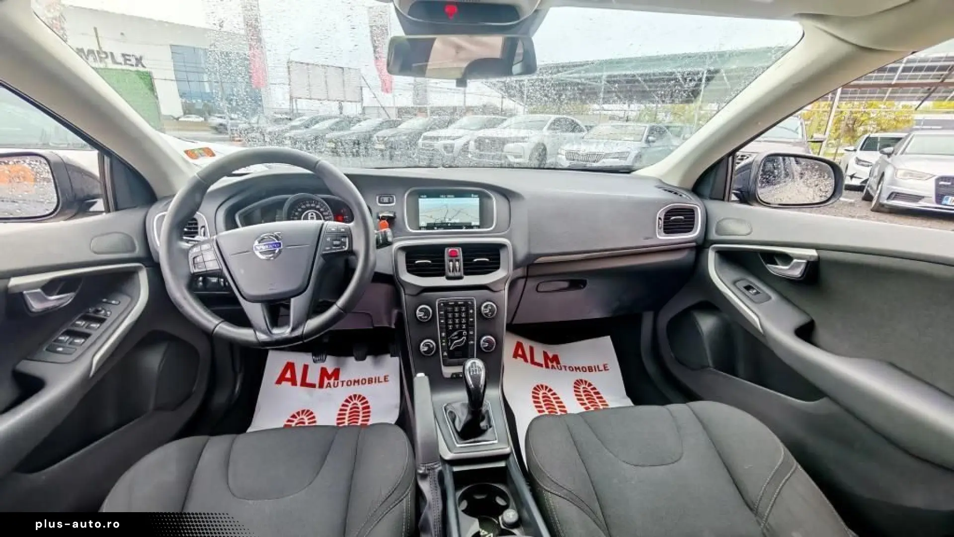 Volvo V40 Momentum Diesel 2015 - Rate   Credit   Garantie