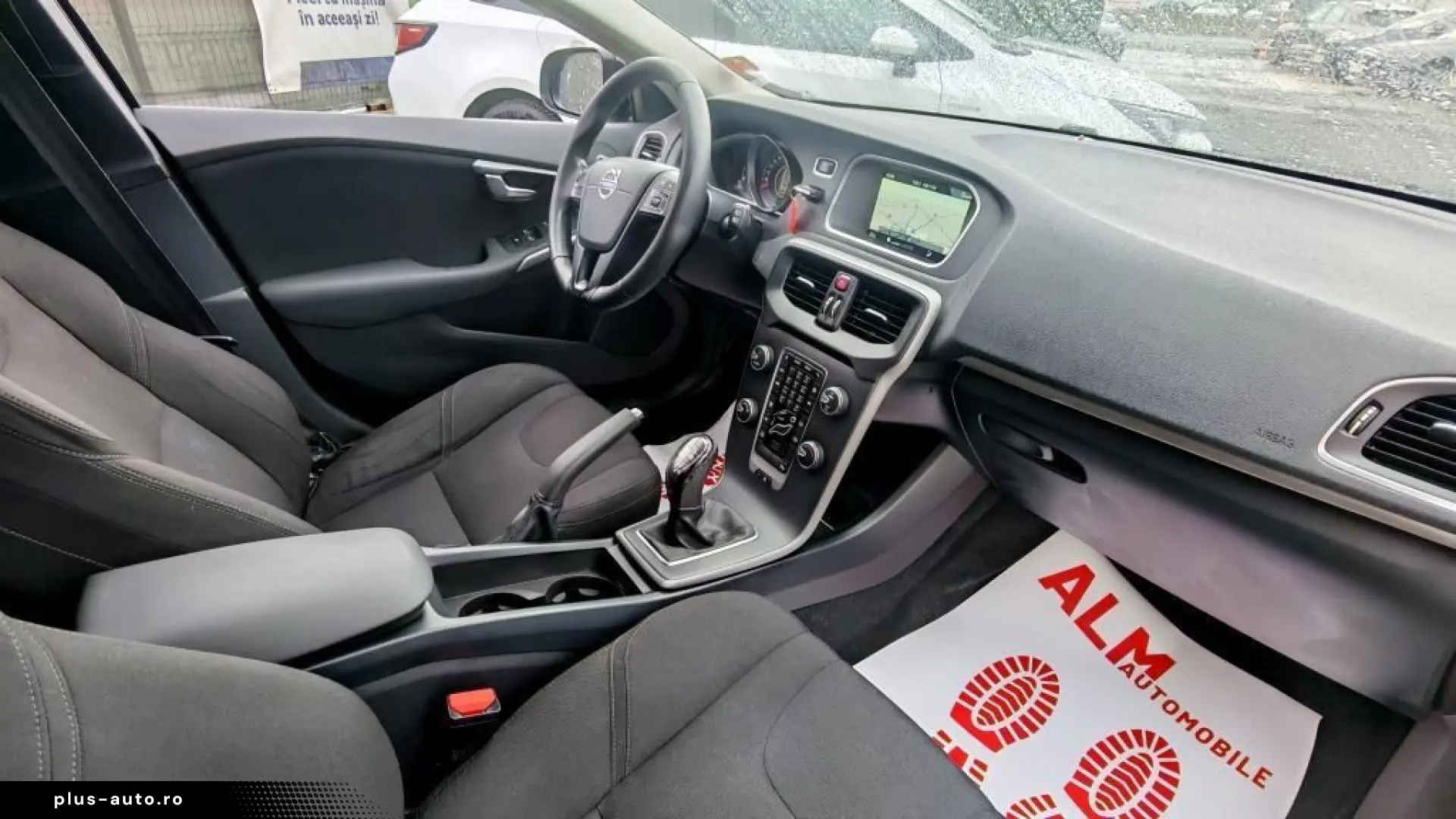 Volvo V40 Momentum Diesel 2015 - Rate   Credit   Garantie